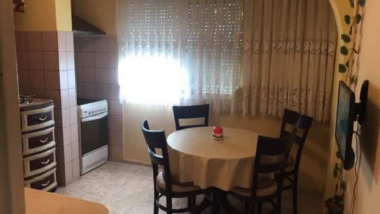 Дава се под наем Тристаен апартамент в Казанлък - 67 кв.м за 169.32 € - Снимка #6