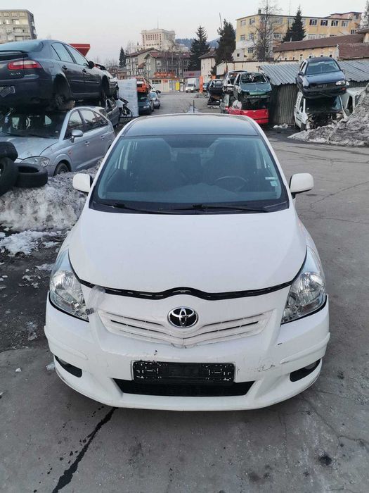 Toyota Verso 2.0 D4D / Тойота Версо 2012 година на части