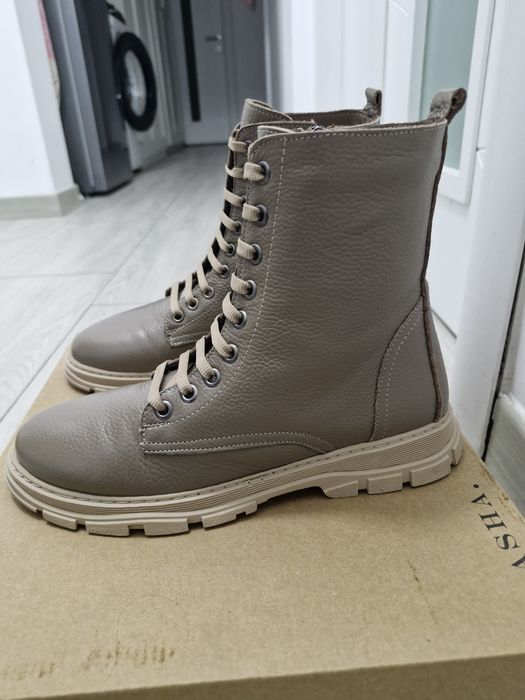 Ghete piele naturala Dasha