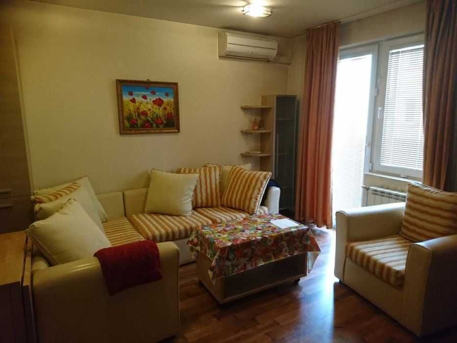 Продава се Двустаен апартамент в София, Център - 65 кв.м за 2585 €/кв.м - Снимка #2