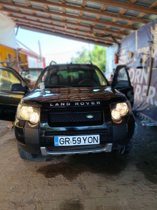 Land Rover ! O dau din motivul ca vreau sa îmi iau ceva cu care sa pot cara .Nu vreau sa stric o mașină ca asta pe camp
