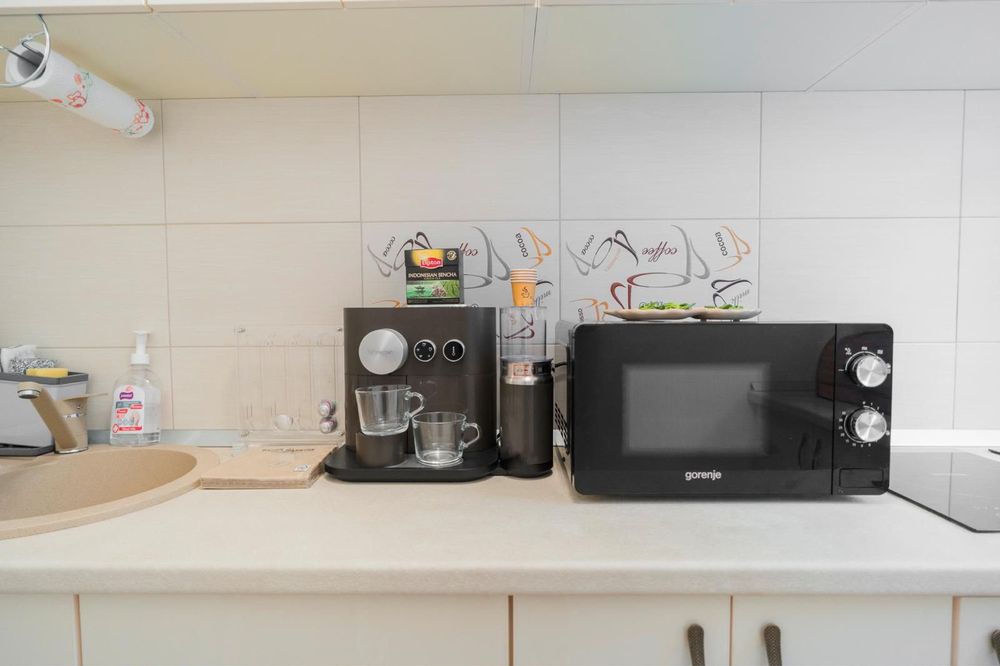 Apartament 2 camere decomandat Zona Centrala , complet utilat , recent renovat, balcon - de inchiriat imediat septembrie