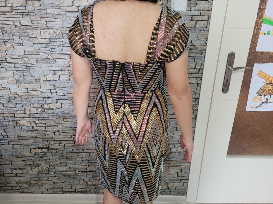 Официални рокли...