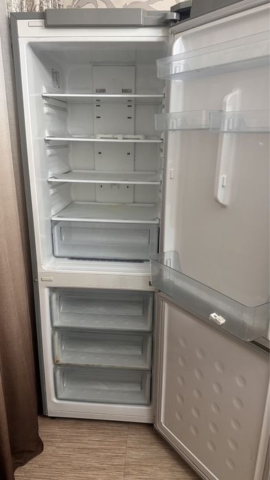 Продам холодильник