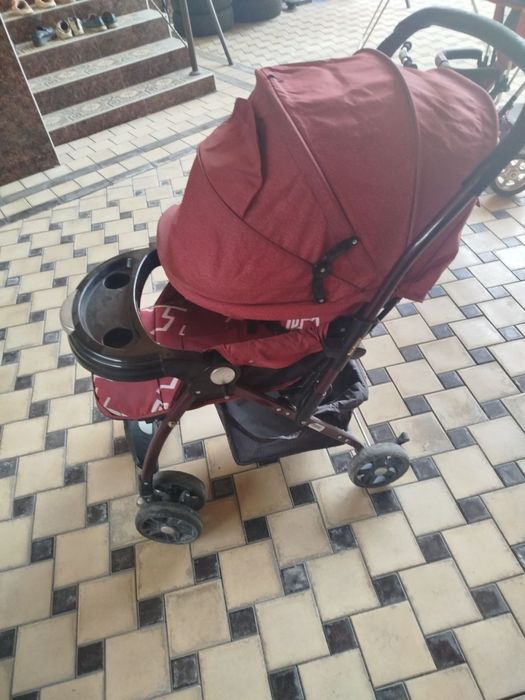 Болалар аравачаси. Ишлатилган, лекин хамма жойи бутун