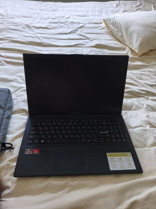 Asus vivobook sotiladi