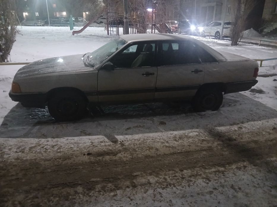 Продам ауди 100 на ходу