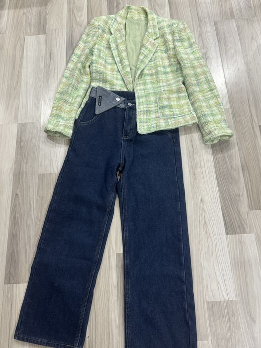 Дънки, тъмносин деним и сака