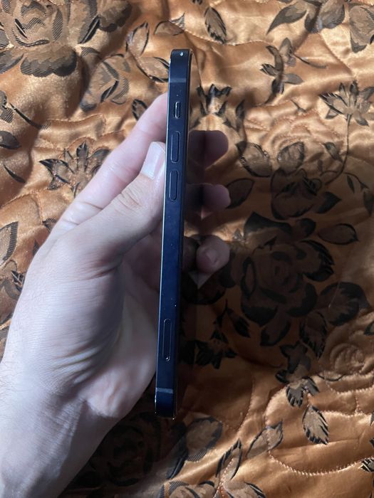 iPhone 12  срочный сатилади