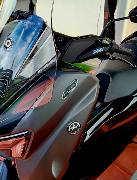 Scooter Yamaha Nmax modelul Tech Max 125 cc