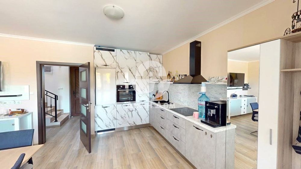 Продава се Къща в с. Кошарица, Област Бургас - 160 кв.м за 1250 €/кв.м - Снимка #2