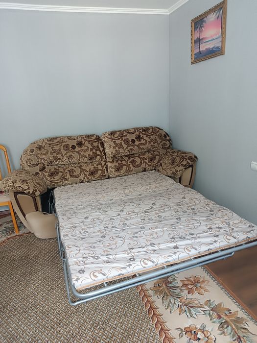 Продам диван и кресла