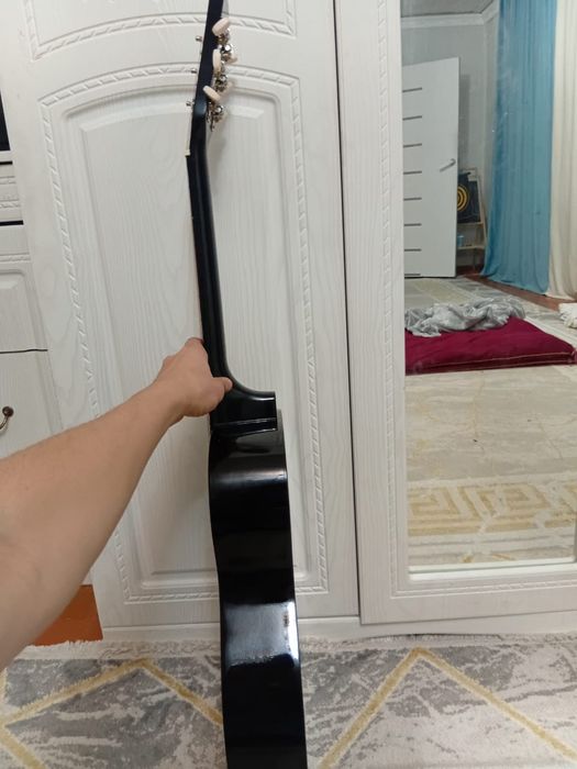 Гитара инструмент