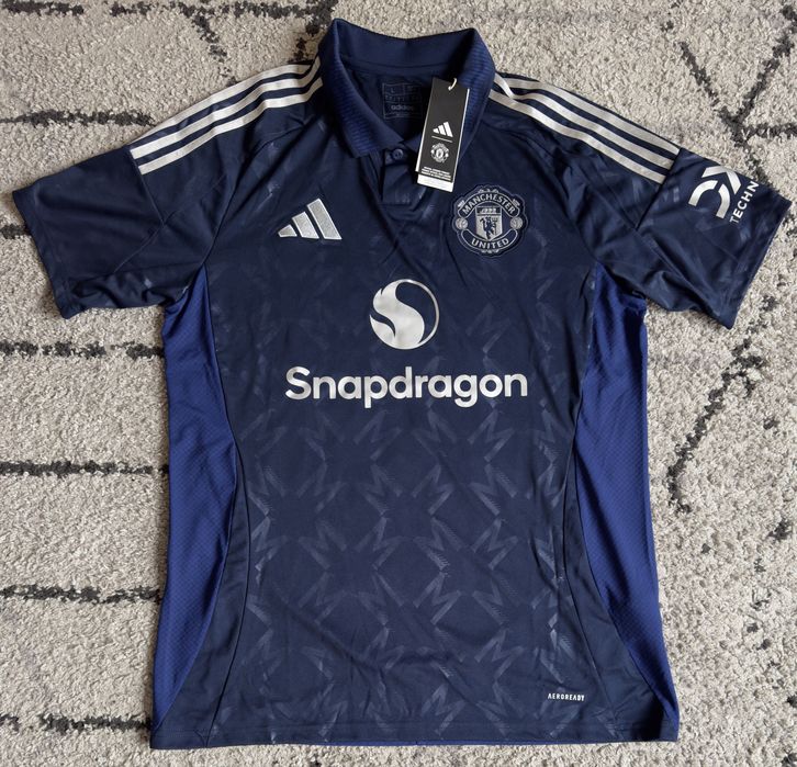 Манчестър Юнайтед - оригиналнa гостуваща фланелкa за сезон 2024-25