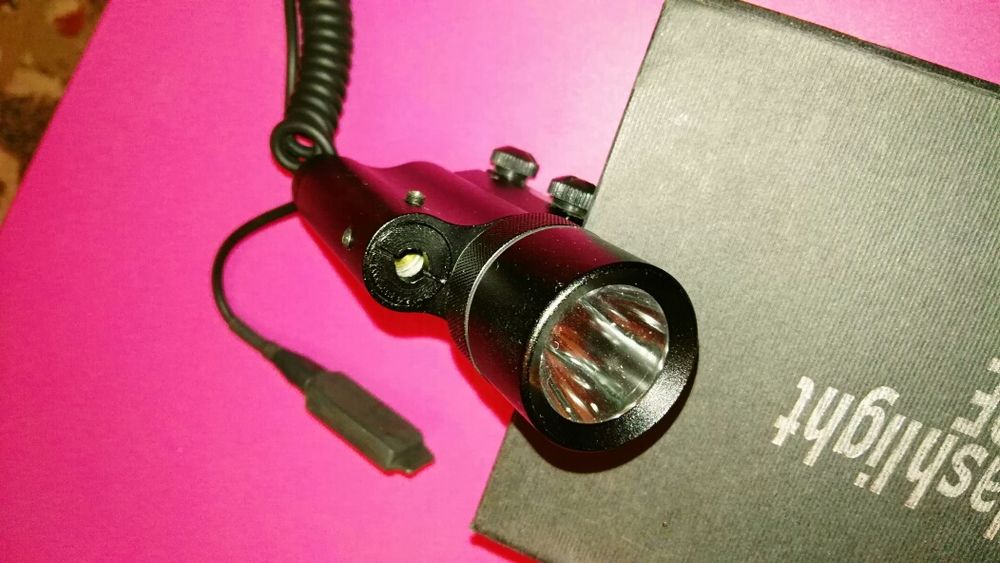 Red Dot pt. Pistol. Dispozitiv ochire cu Laser si lanterna