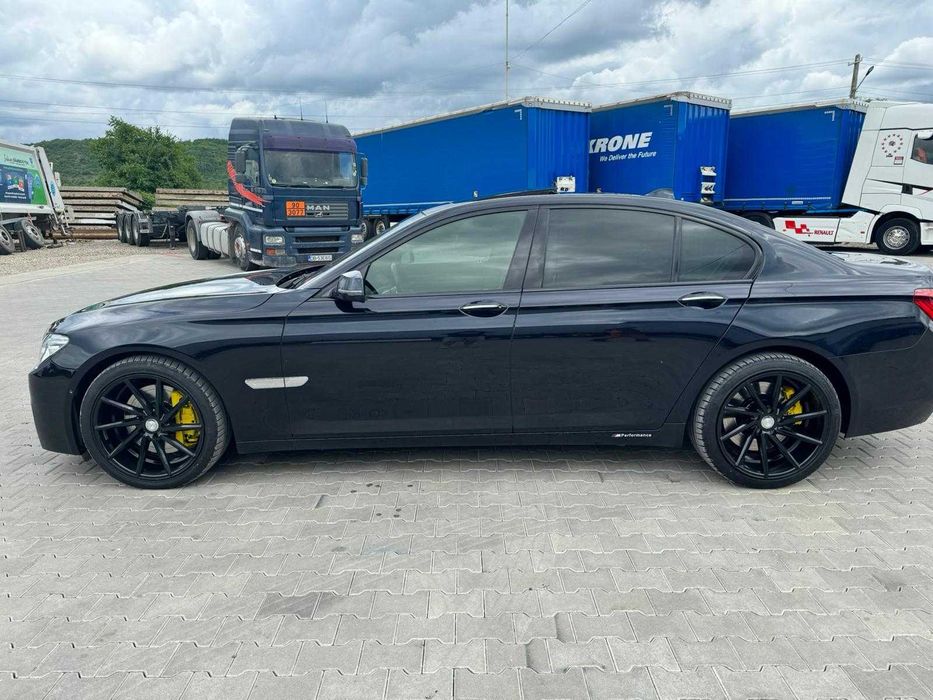 BMW Seria 7 750d xDrive M Performance, 5 butoane