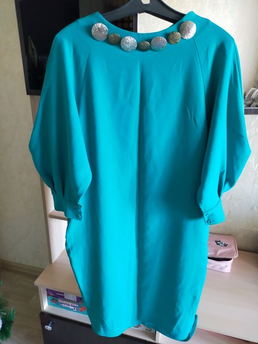 Продам платье женское