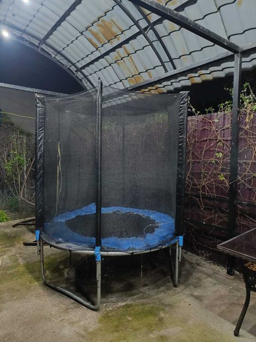 Продам батут диаметр 185 см