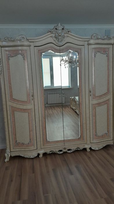 Продам спальный гарнитур
