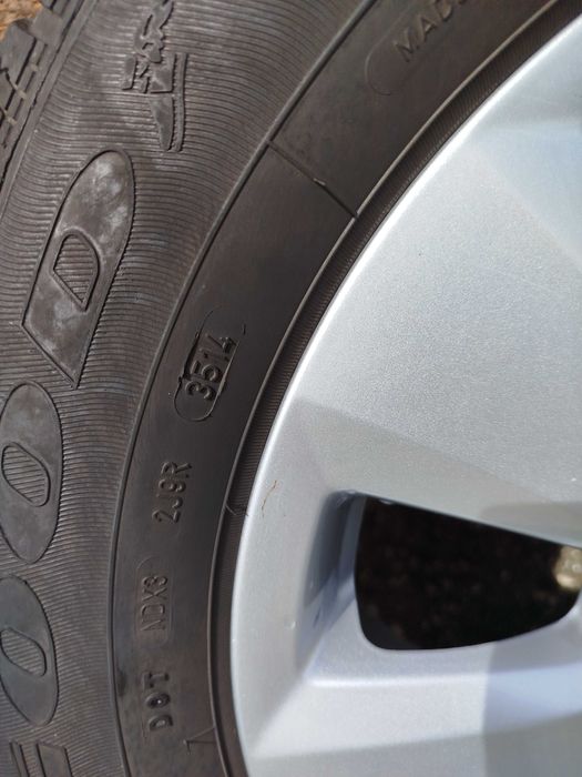 Продавам оригинални лети джанти с зимни гуми 16"  от  Audi A6,5x112