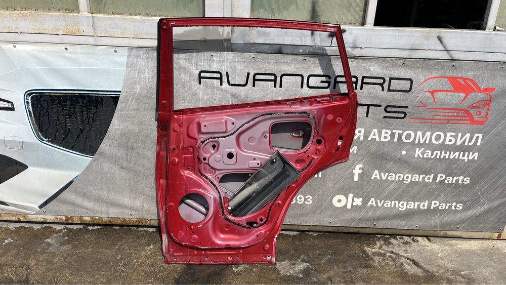 1 брой задна лява и 2 броя задна дясна врата Toyota Rav4 4 (2012-2018)