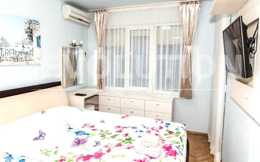 Дава се под наем Тристаен апартамент в Варна, Център - 90 кв.м за 561 € - Снимка #5