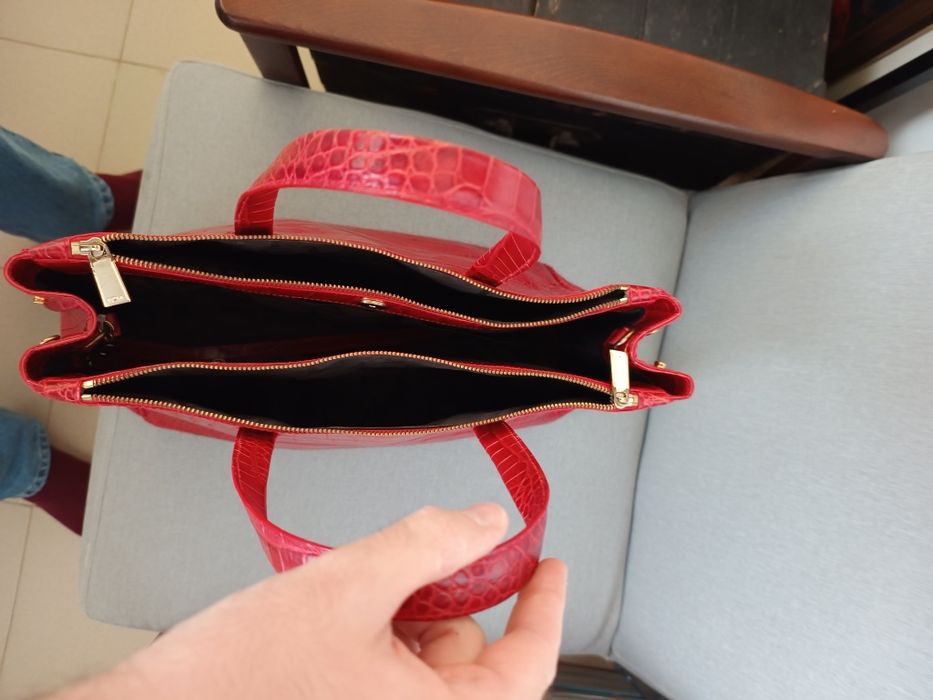 Дамски чанти от естествена кожа Furla