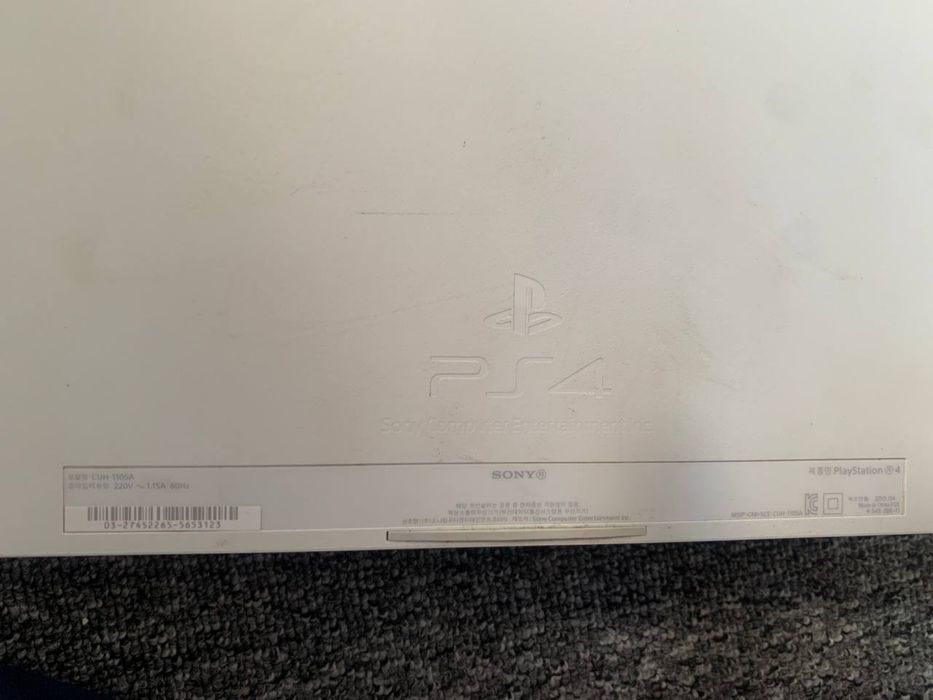 Play station 4 sotiladi