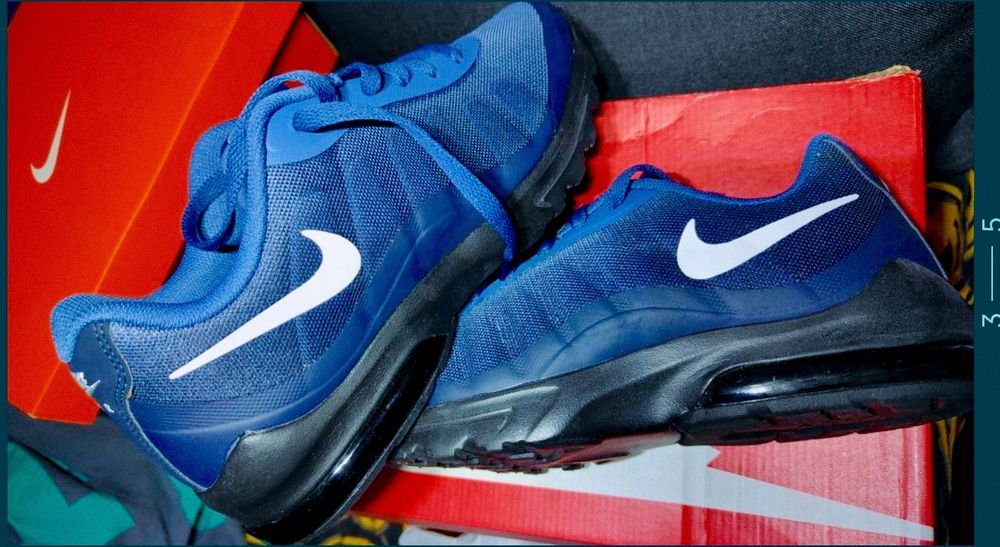 Pantofi Nike Air Max.