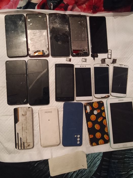 Продам телефоны на запчасти