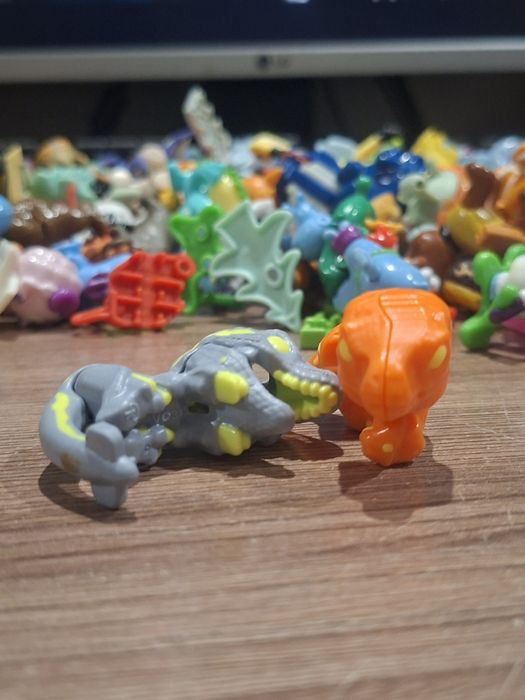 Динозавры из киндер джой