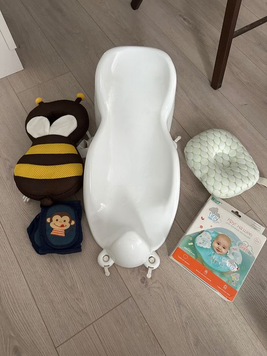 Горка для купания, шлем защитный, наколенники, круг для купания