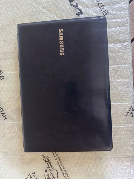 Ноутбук samsung б/у в нормальном состоянии