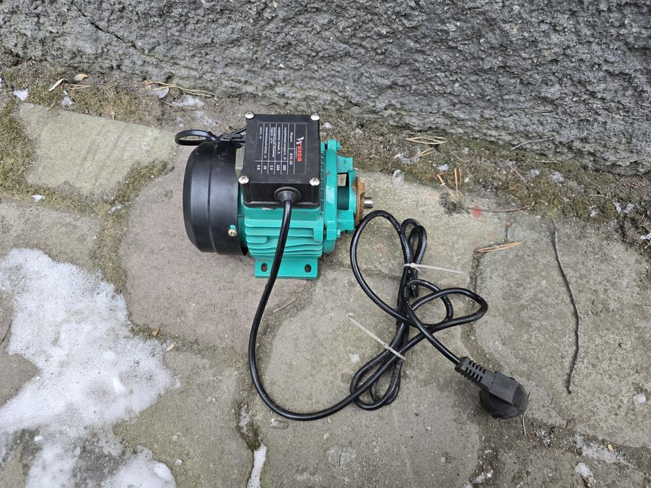 Продаю мотор от водяного насоса.