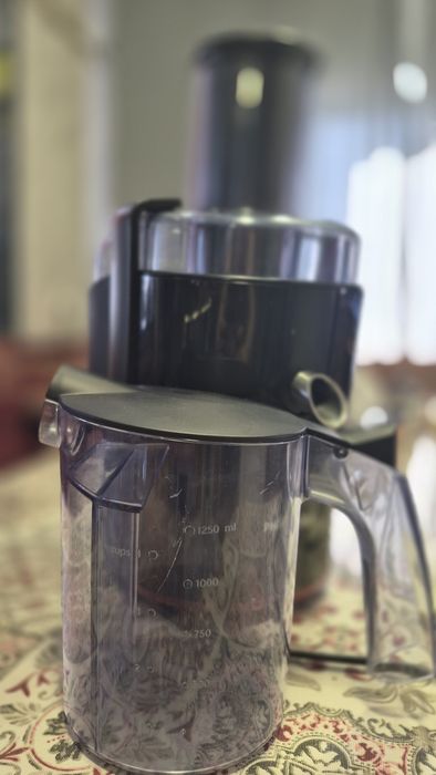 Соковыжималка Philips HR-1858