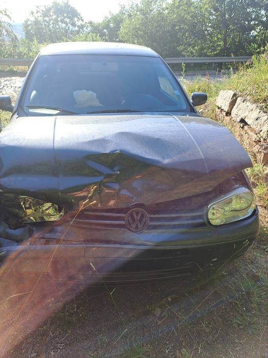 Продавам      Голф 4 на части