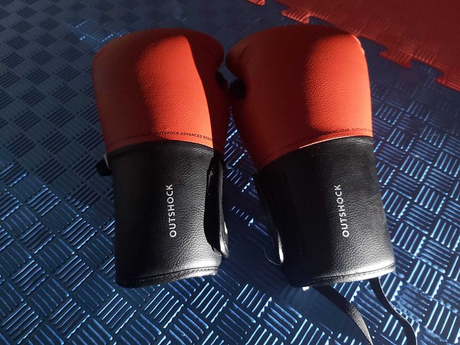 Manusi de box Outshock 8oz (small)