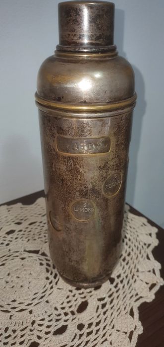 Shaker vintage 1925 – rețetar, laborator, obiect rar