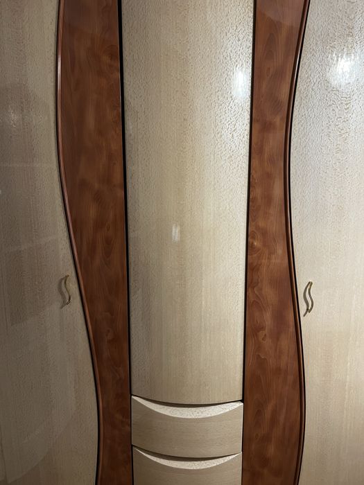 Продам спальный гарнитур