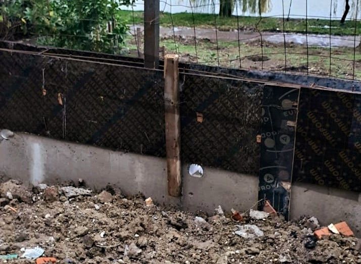 Lemne de foc uscate,resturi construcții  : scândură,  resturi căpriori