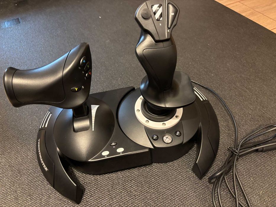 Joystick Thrustmaster Flight Hotas One Xbox sau PC, stare perfecta