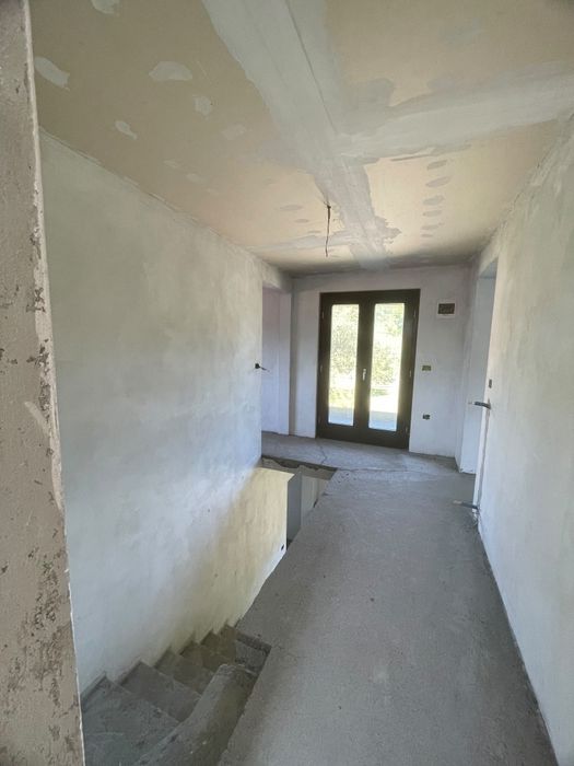 Casa și teren de vânzare