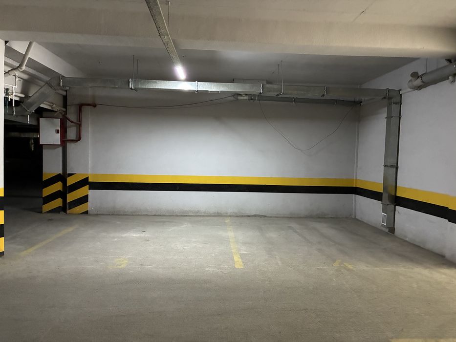 Продаётся, парковки #3 и #4 с кадастром по 16 кв.м.