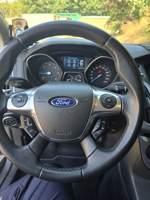 Vând Ford Focus MK3