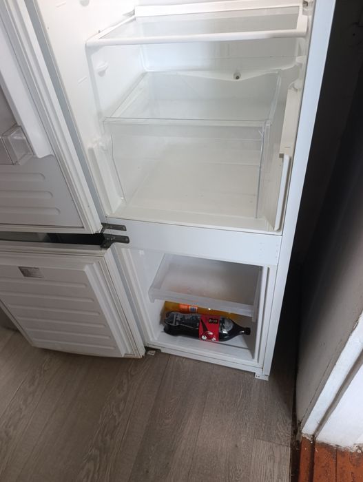 Продам холодильник буу
