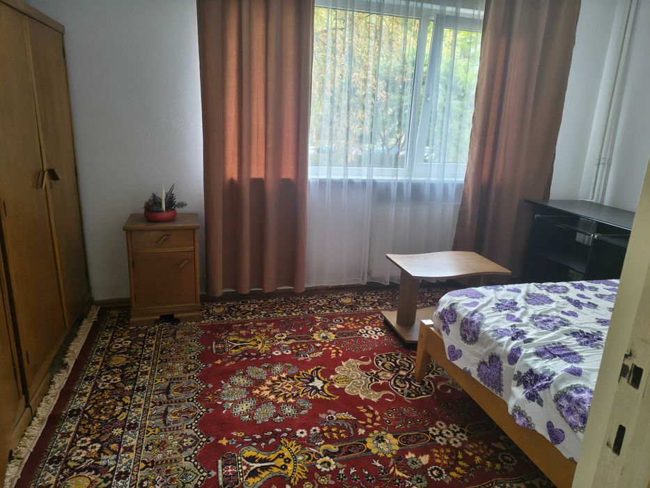 Închiriez apartament doua camere