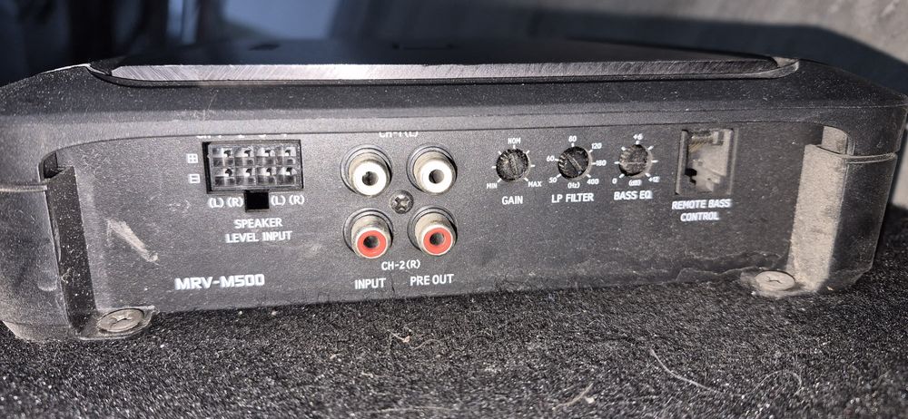 Продается сабвуфер "Helix", с усилителем "Alpine"