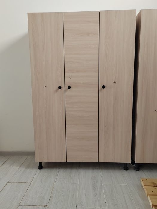 Продаютя шкафчики