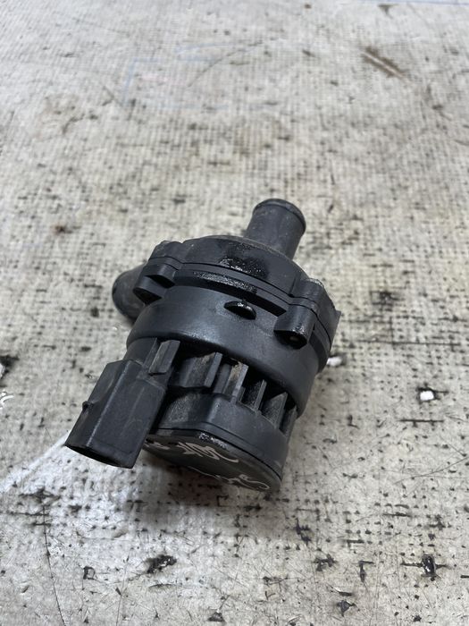 pompa apa mercedes c-class w205/s205 break  2.2 motorina 2015