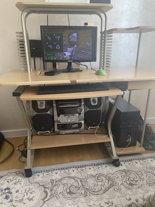 Компьютер+стол 20000тг